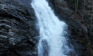 Cascada Lotrisor