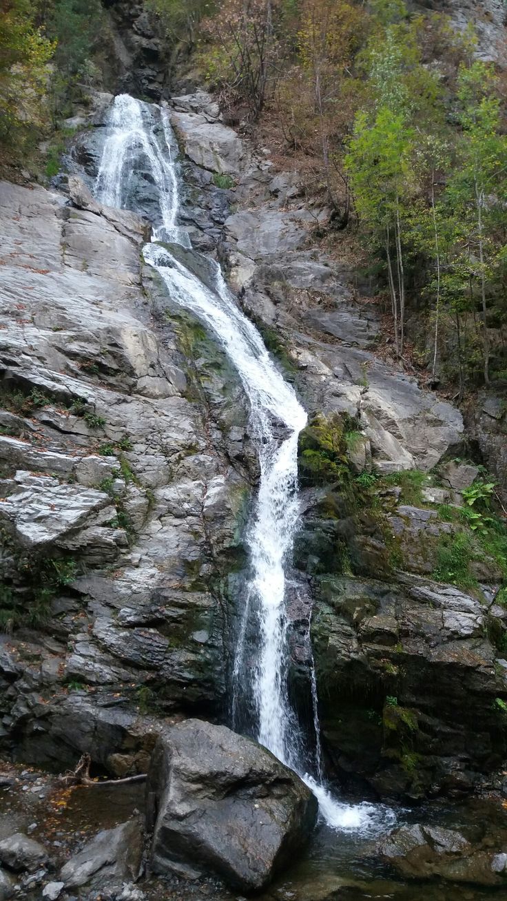 Cascada Lotrisor